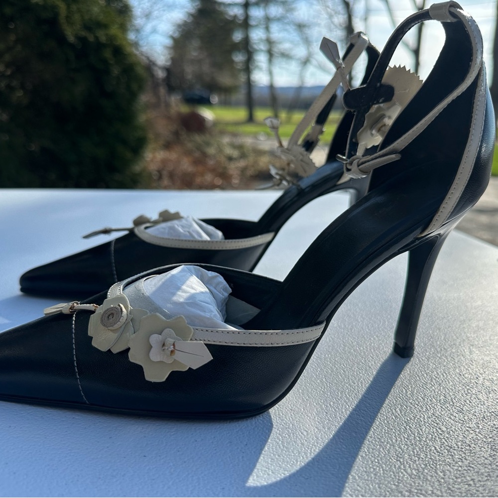 Colin Stuart Black and Cream Floral Heels